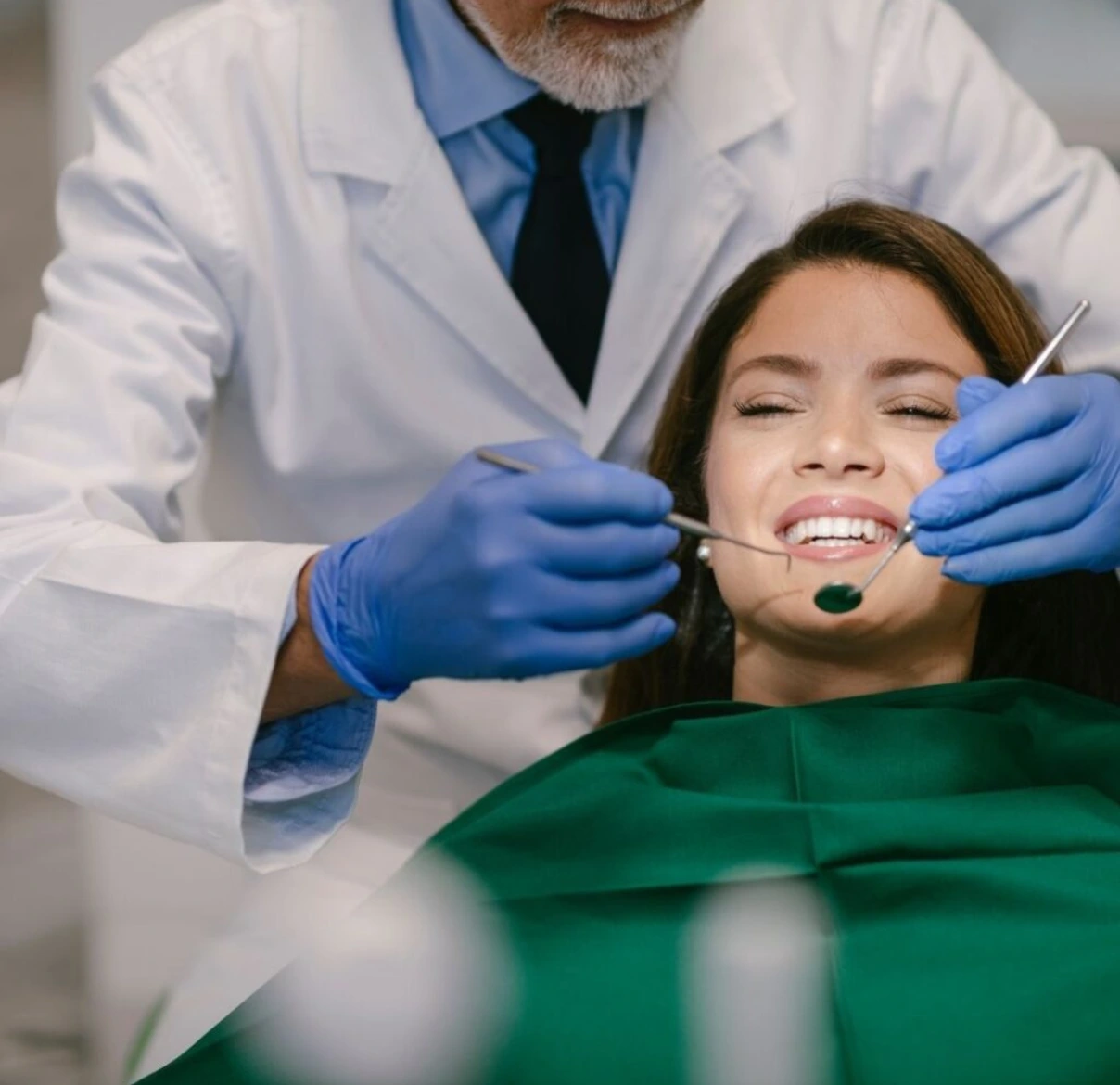 Queens emergency dental office accepting UnitedHealthcare dental insurance, providing same-day emergency treatments and dental care services for patients in Queens, NY